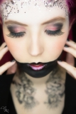 Alice im Glitzerland mit Tatoos