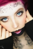 Alice im Glitzerland mit Tatoos