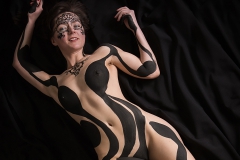 Black Tribal Ornament Nude Akt
