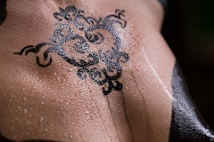 Black Tribal Ornament Nude Akt